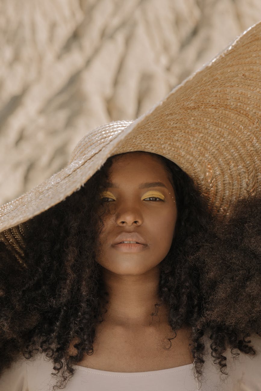 Dressing for Extreme Heat Without Losing&nbsp;Yourself